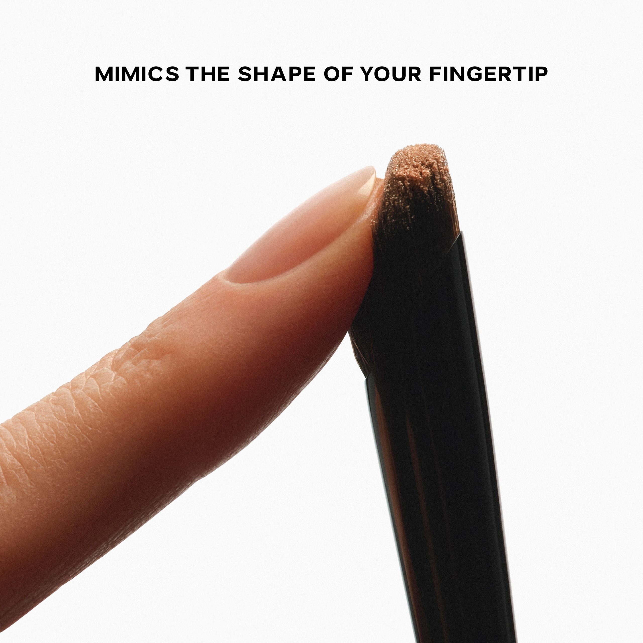 The Double-Ended Eyeshadow Brush - Image 10